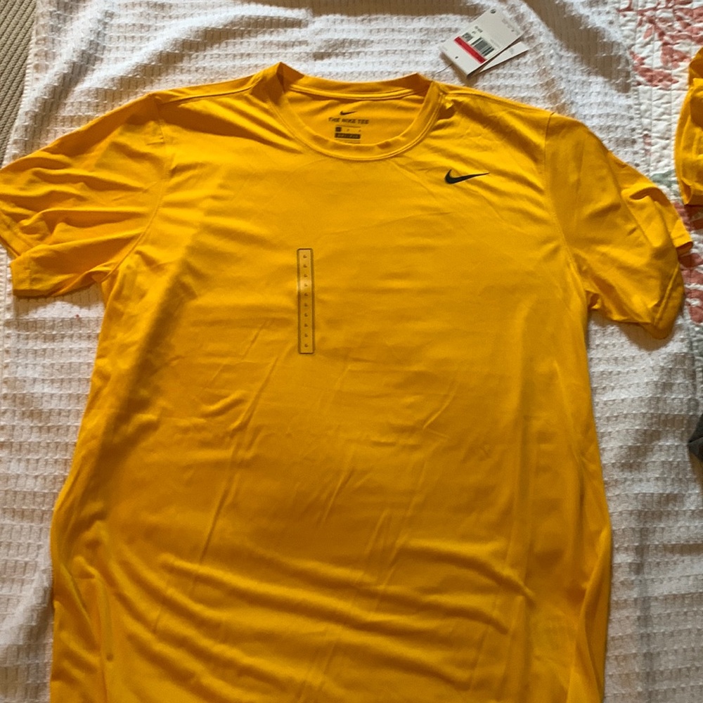 NWT Nike men’s Dry Legend T-shirt